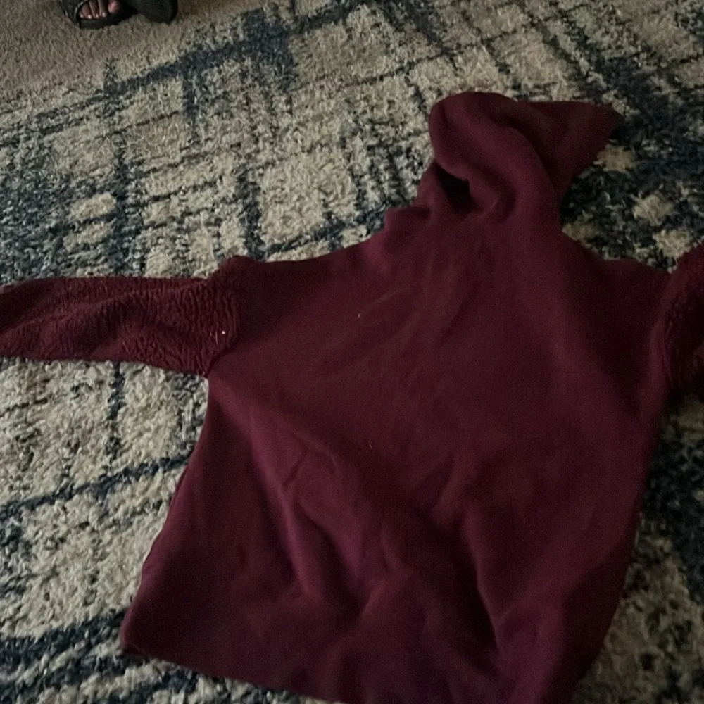 Too small - Picture 3 of 3